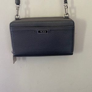 Tumi Parker Sling NWOT Metallic Silver